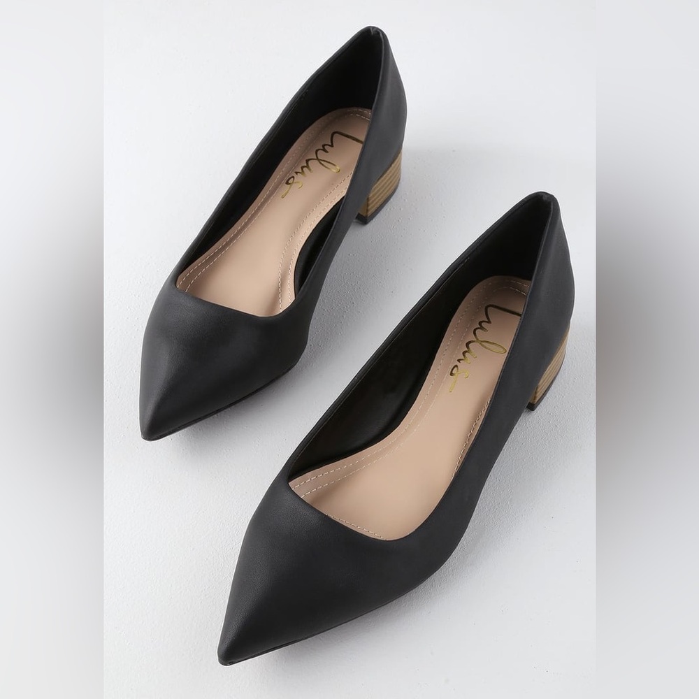 New in box Lulus Alessia black low heel pump